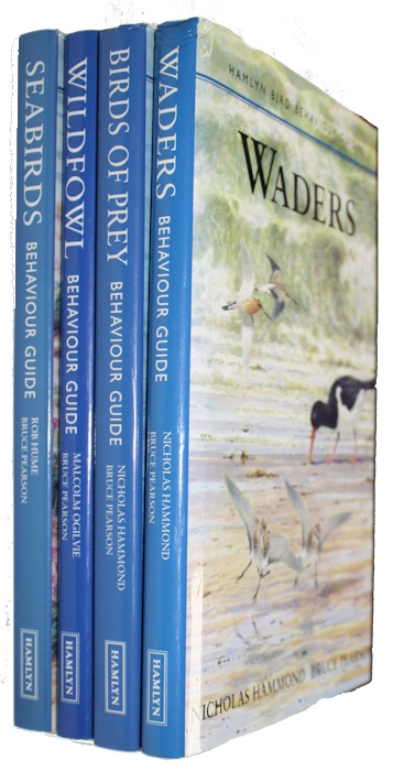 Hammond, N.; Hume, R.; Ogilvie, M.; Pearson, B. (Illus) - Birds of Prey [and] Seabirds [and] Wildfowl [and] Waders (Hamlyn Bird Behaviour Guides)